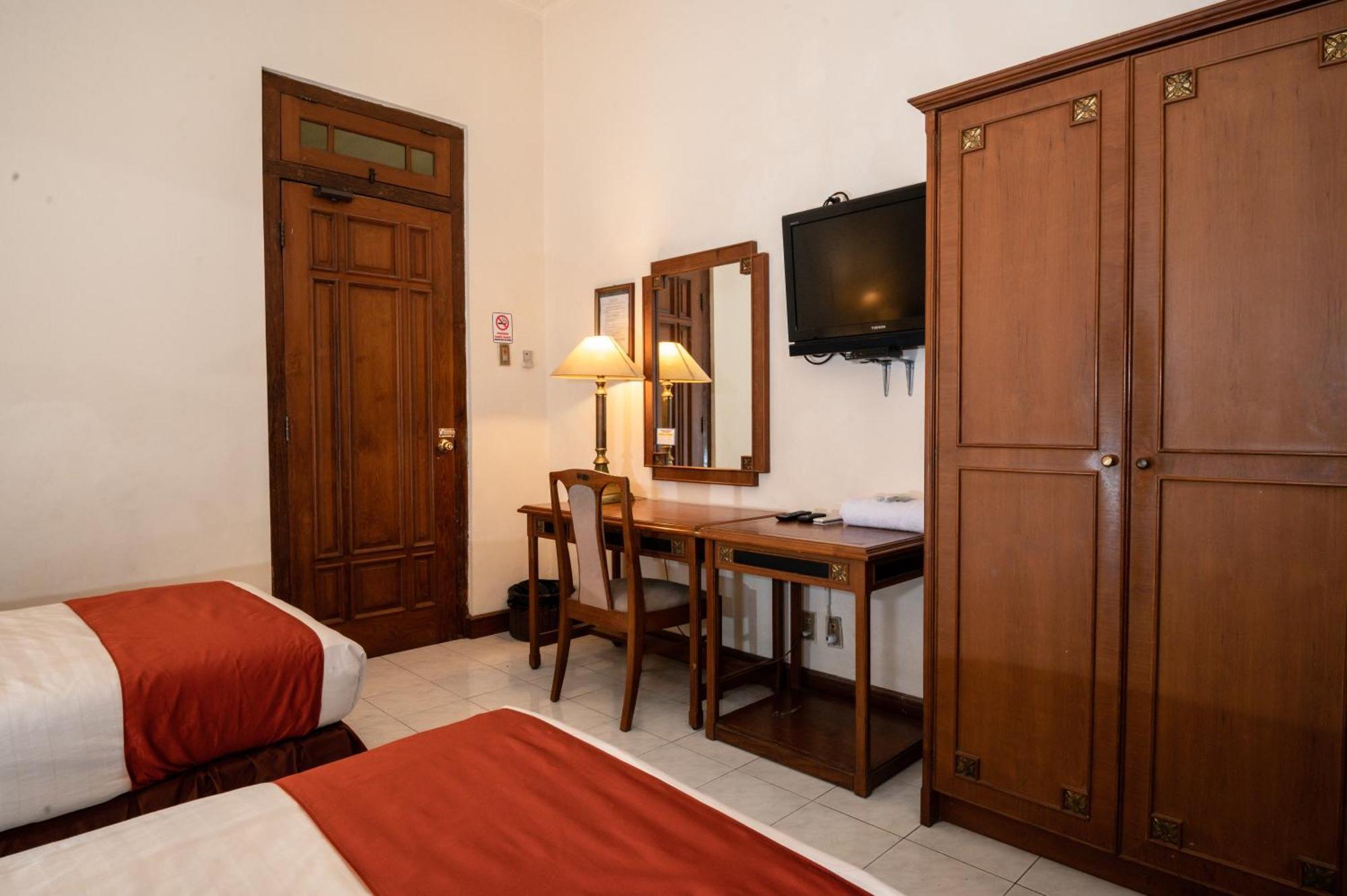 Standard Twin Room,1565503468:JPEG